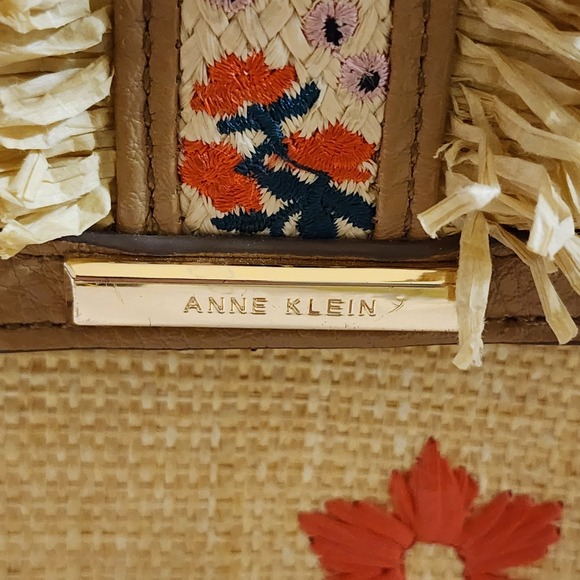 Anne Klein‎ Carrie Fringe Floral Straw Raffia Embroidered Satchel - - Picture 4 of 16